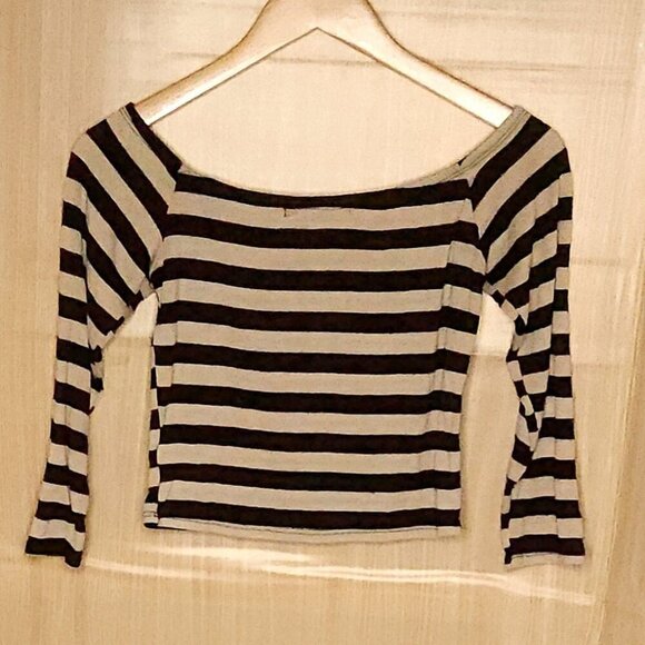 Living Doll Black Tan Knit Stretchy Stripe Cropped Long Sleeve Top Medium - Picture 2 of 7